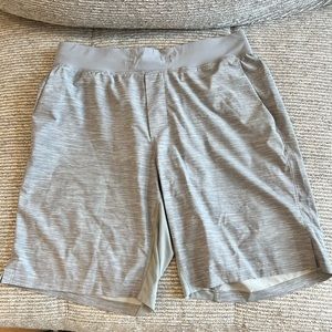Lululemon T.H.E. Linerless 9” Short - Large